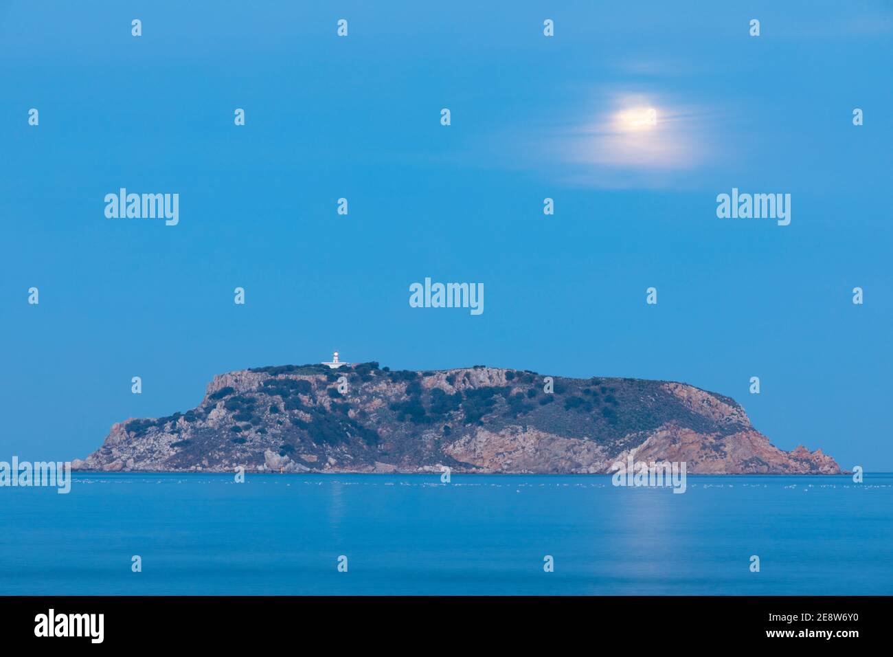Mondaufgang über Medes-Inseln (Illes Medes). La Gola del Ter, Torroella de Montgrí - L'Estartit, Baix Empordà, Girona, Katalonien, Spanien, Südeuropa Stockfoto