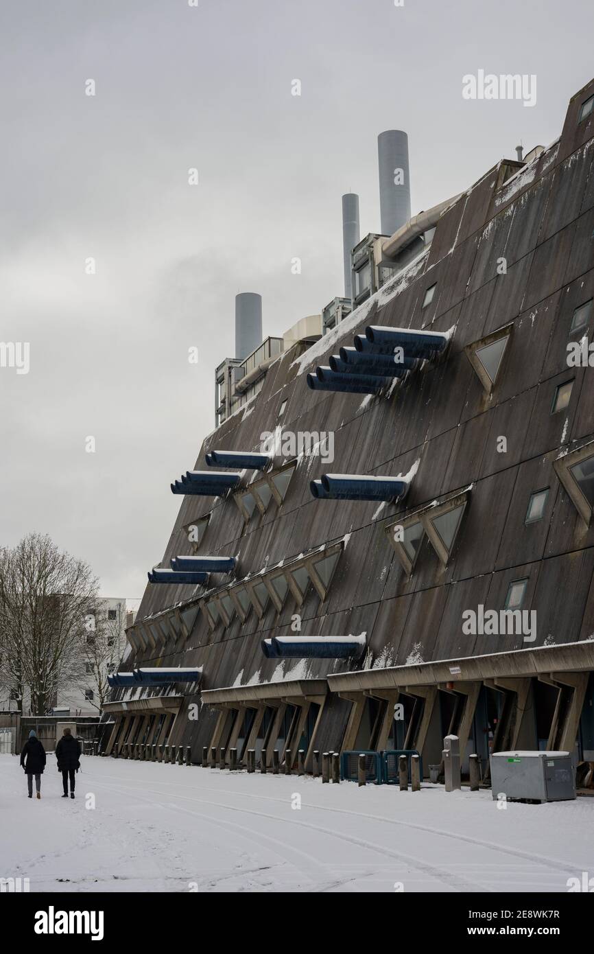 So genannter Mäusebunker, Tierforschungszentrum der Freien Universität Berlin. Brutalistische Architektur des Architekten Gerd Hänska. Stockfoto