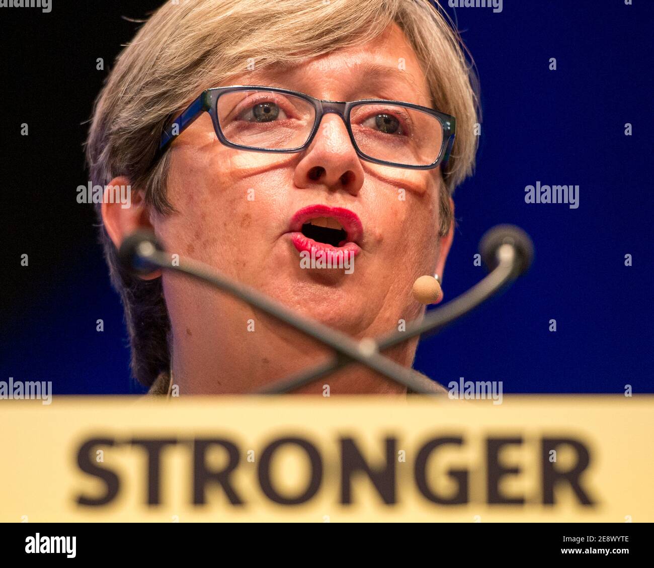 **DATEI-BILDER** Aberdeen, Schottland, UK. Februar 2021. FILE IMAGES Aberdeen, 13. Oktober 2019. Abgebildet: Joanna Cherry QC MP. Brexit-Diskussionen auf der Konferenz der Scottish National Party (SNP) im Aberdeen Exhibition Conference Centre (AECC). News: Joanna Cherry wurde aus ihrer Rolle in der SNP Westminster Gruppe „entlassen“. MP für Edinburgh South West diente als Schattenminister der Nationalisten für das Innenministerium und die Justiz. Quelle: Colin Fisher/Alamy Live News Stockfoto