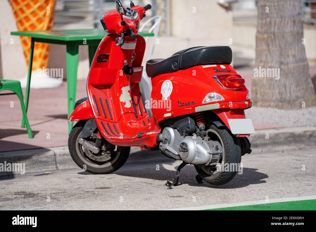 Rote Vespa Motorroller Foto Stockfoto