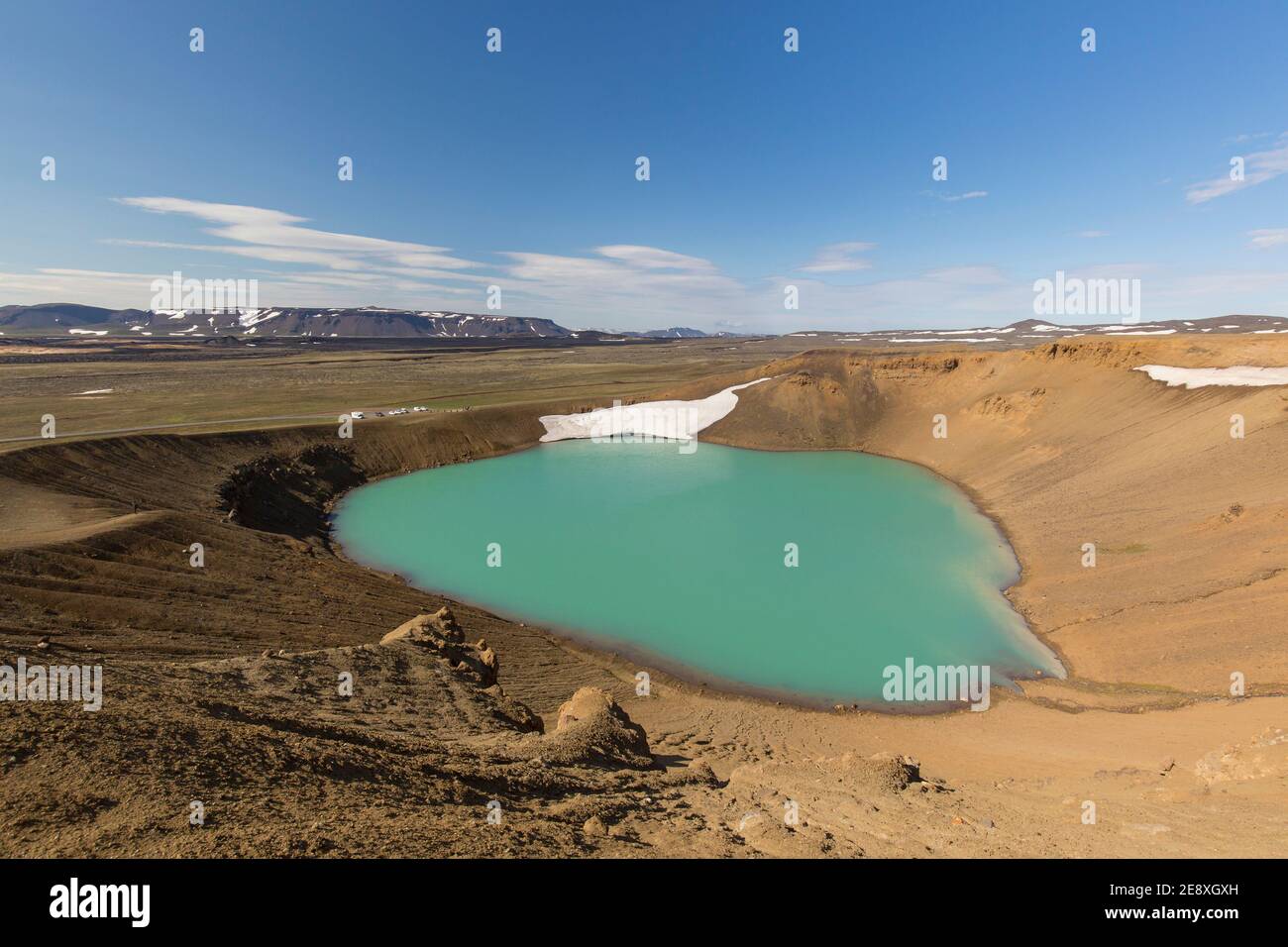 See Myvatn im Krater Víti, Teil von Krafla, Vulkankaldera im Geothermalgebiet Myvatn im Sommer, Nordisland Stockfoto