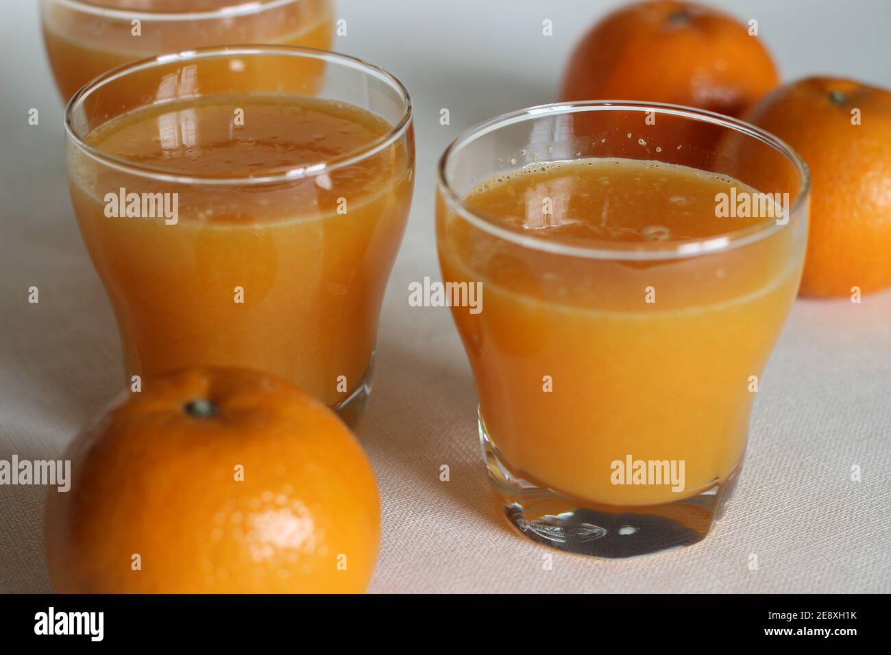 Hausgemachter Orangensaft aus reinem Malta. Malta ist Zitrusfrüchte in Indien angebaut. Es wird gemeinhin als Sangtra bezeichnet. Stockfoto