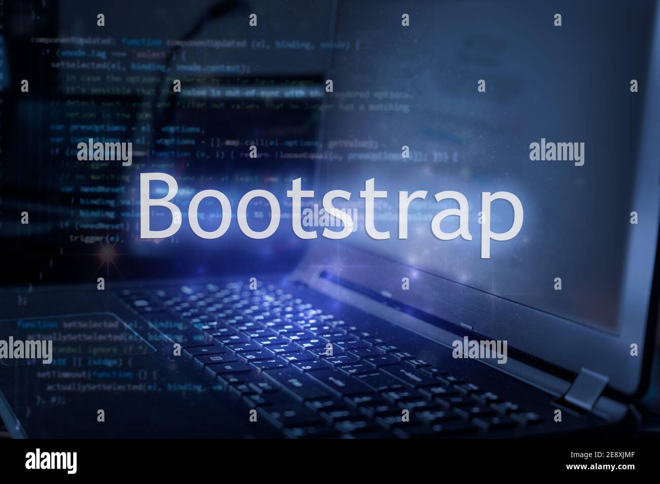 Bootstrap-Beschriftung gegen Laptop und Code-Hintergrund. Stockfoto