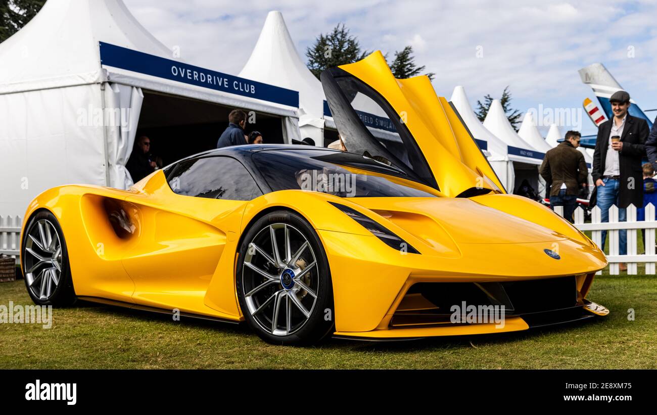 Lotus Evija EV Hypercar auf der Ausstellung im Concours D’Elegance Am