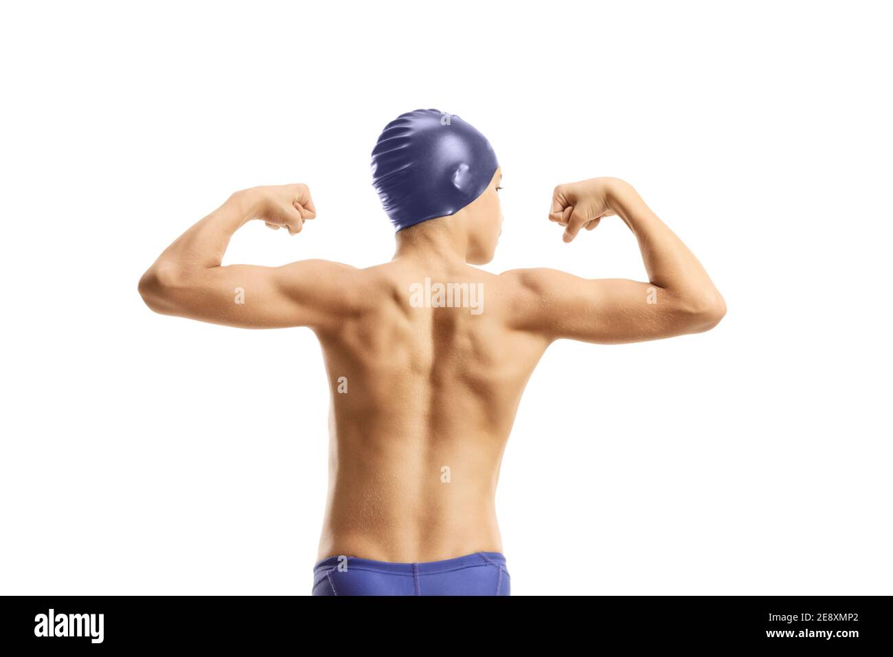 Junge Schwimmer Flexing Muskeln isoliert auf weißem Hintergrund Stockfoto