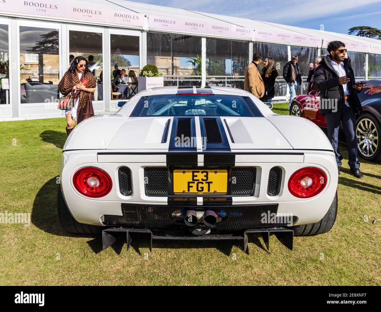 Ford GT auf der Ausstellung 2020 Salon Privé im Blenheim Palace, Oxfordshire Stockfoto
