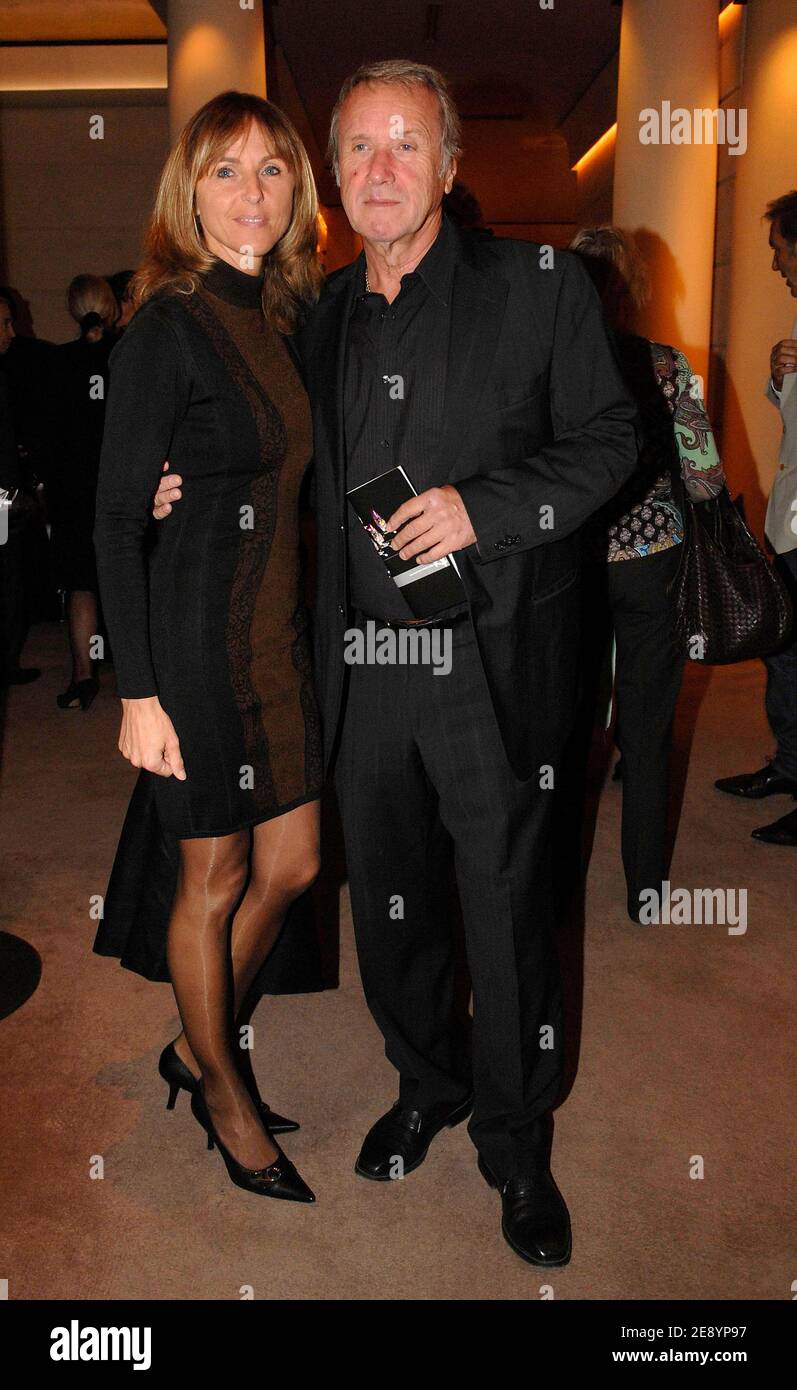 Yves Renier und seine Frau nehmen am 15. Oktober 2007 an einer Charity-Auktion für Scooter an UNICEF Benefit im Park Hayatt Vendome in Paris, Frankreich, Teil. Foto von Giancarlo Gorassini/ABACAPRESS.COM Stockfoto