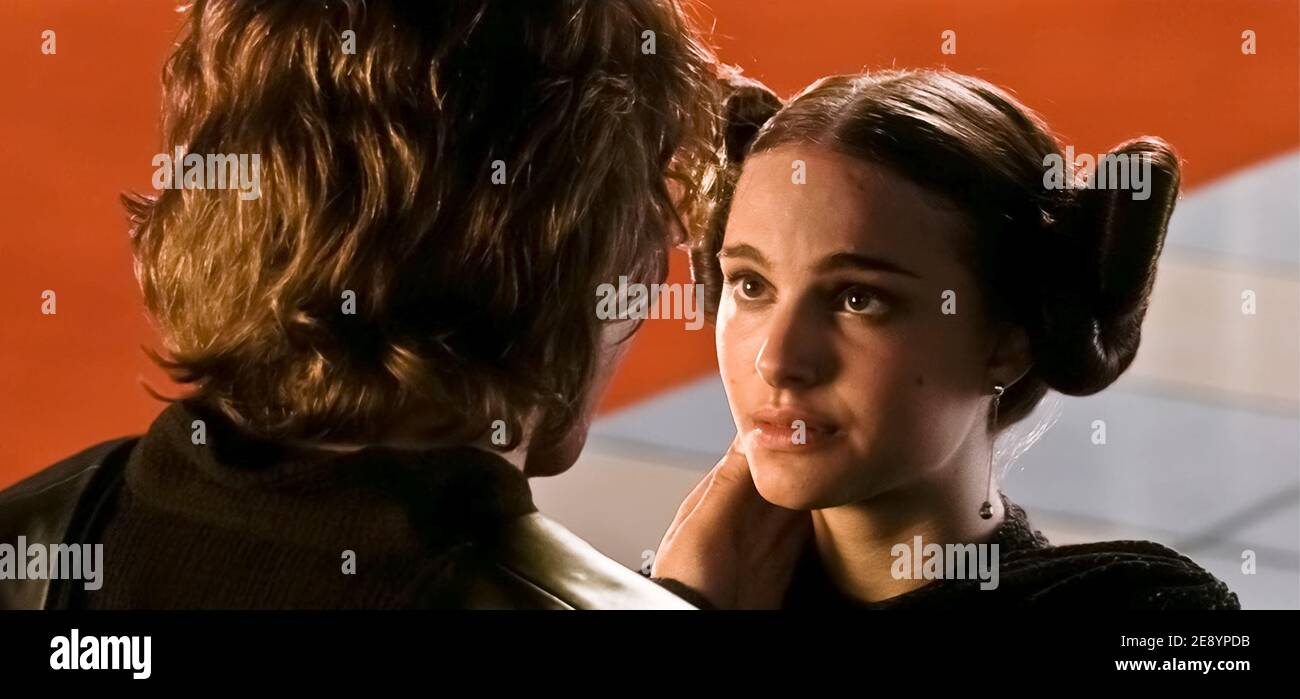 USA. Natalie Portman und Padme und Hayden Christensen als Anakin Skywalker  in einer Szene aus dem (C)Twentieth Century Fox Film: Star Wars: Episode  III - Rache der Sith (2005). Handlung: Drei Jahre