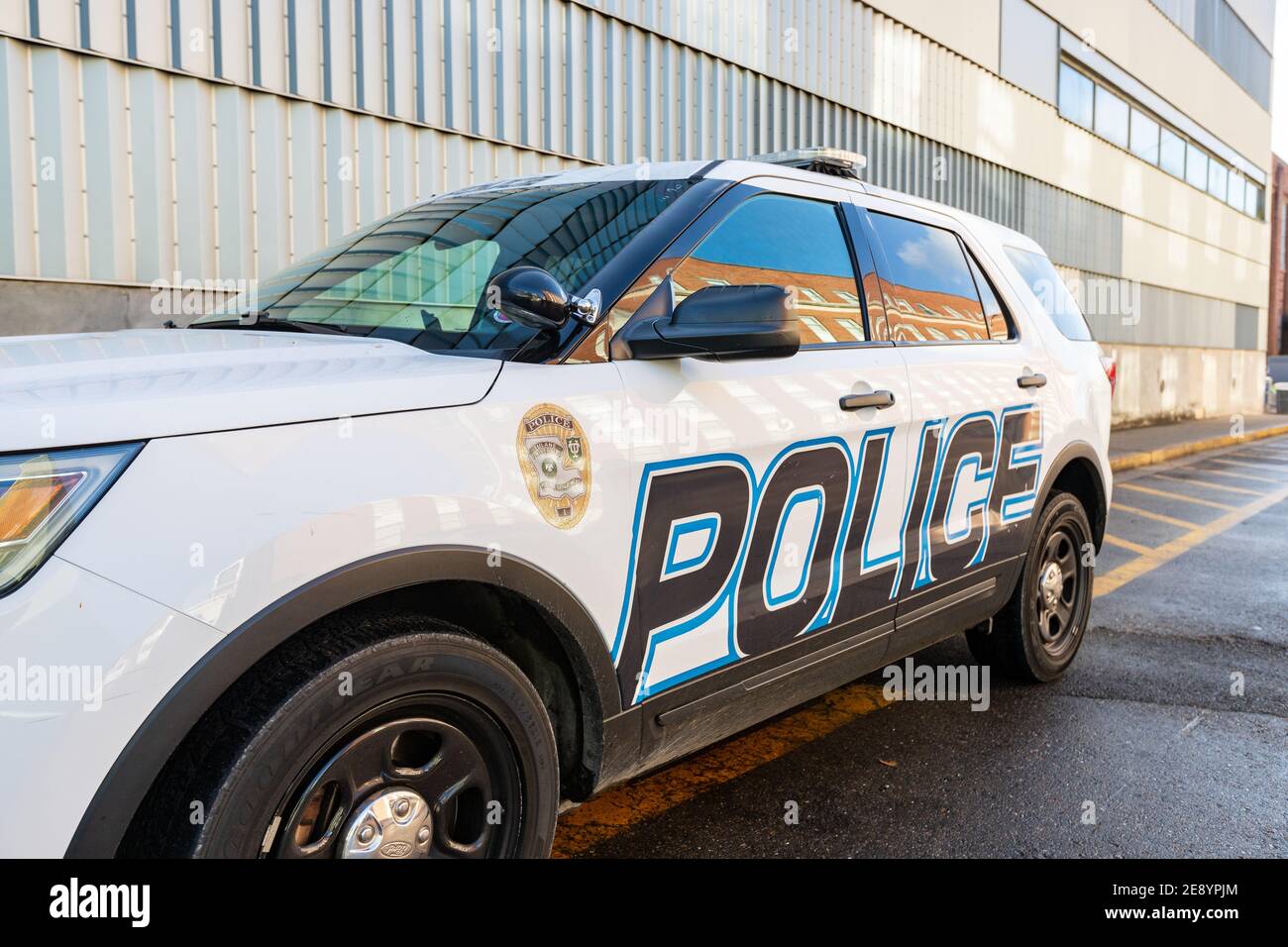 New Orleans, LA - 31. Januar 2021: Tulane University Polizeidezernat Fahrzeug auf dem Campus Stockfoto