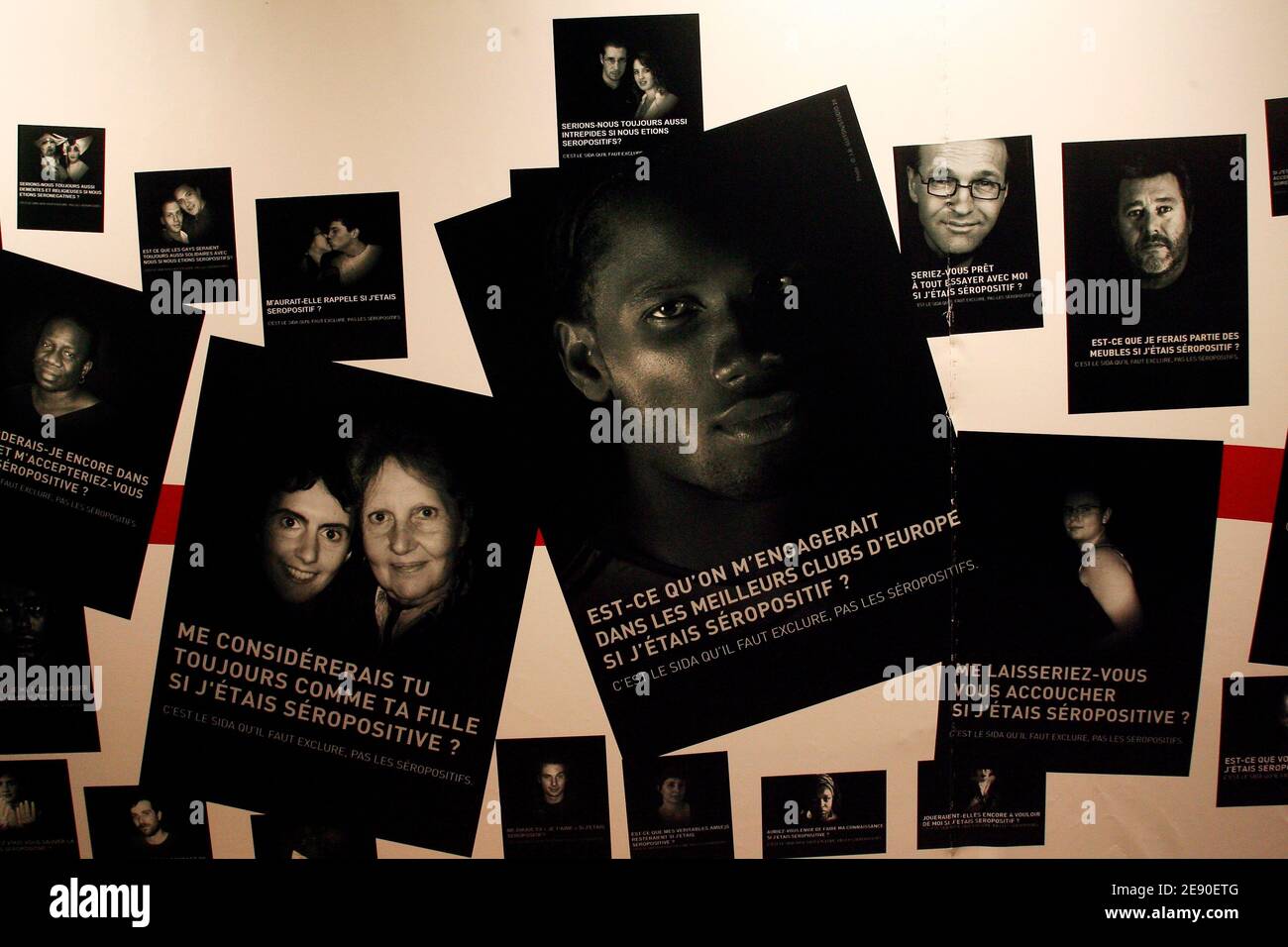 Mehrere französische Berühmtheiten stimmten zu, sich für eine neue Anti-AIDS-Kampagne zu stellen, die am 5. Dezember 2007 in Paris vorgestellt wurde. Foto von Mousse/ABACAPRESSS.COM Stockfoto