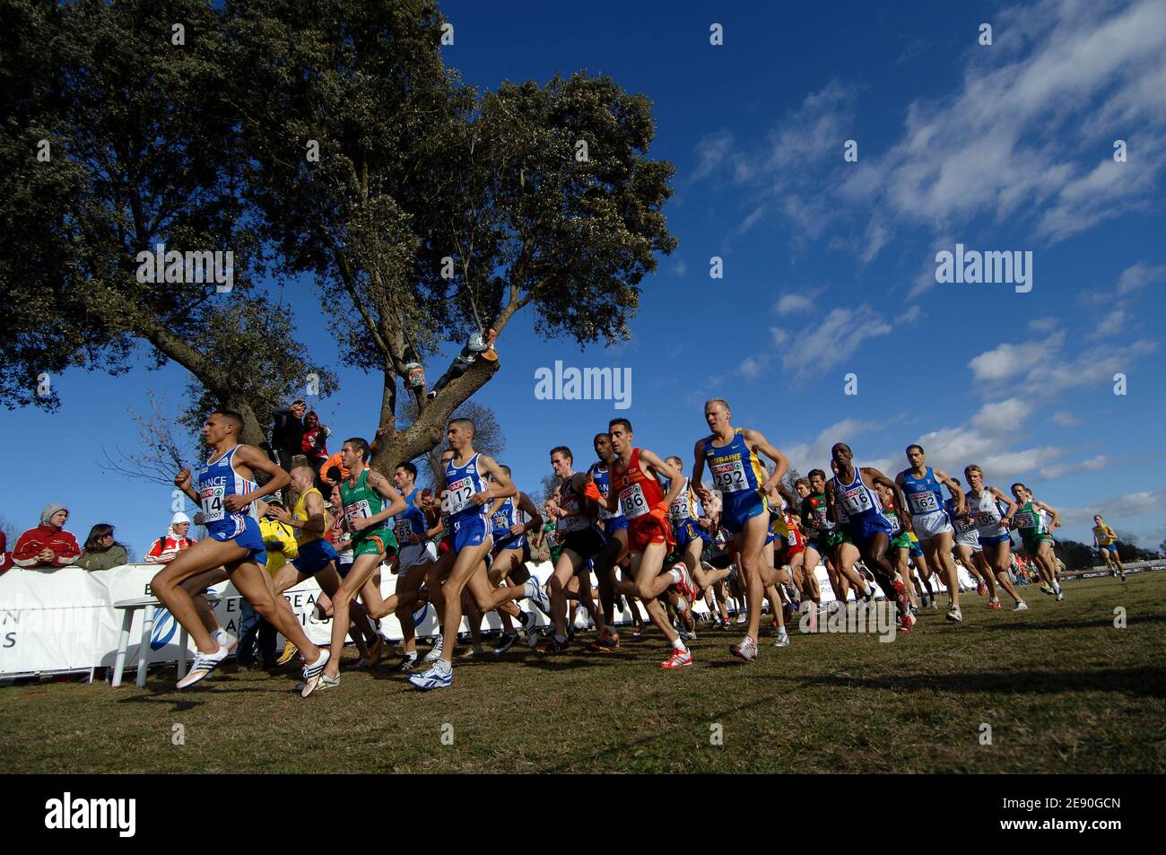 Die Franzosen Mokhtar Benhari, El Hassan Lahssini, Simon Munyutu und