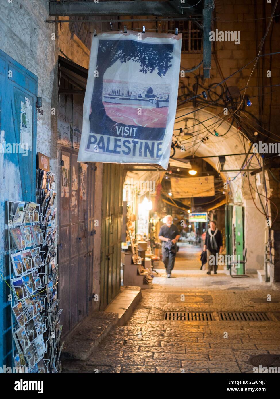 'Visit Palestine' altes Poster in einem Souvenirladen in Old Jerusalem Stockfoto