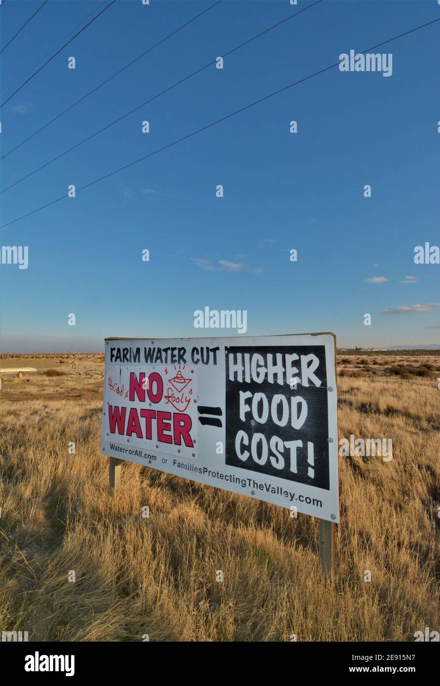 Kalifornien Wasser Rechte Kampf Zeichen über die Kosten für Lebensmittel, weil Der Dürre aufgrund der globalen Erwärmung und ungleich und verschwenderisch Verwaltung von Ressourcen Stockfoto