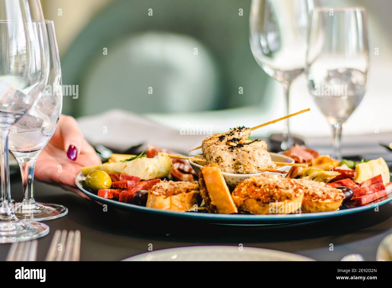 Vorspeisen Platte in einem Restaurant auf einem Tisch Stockfoto