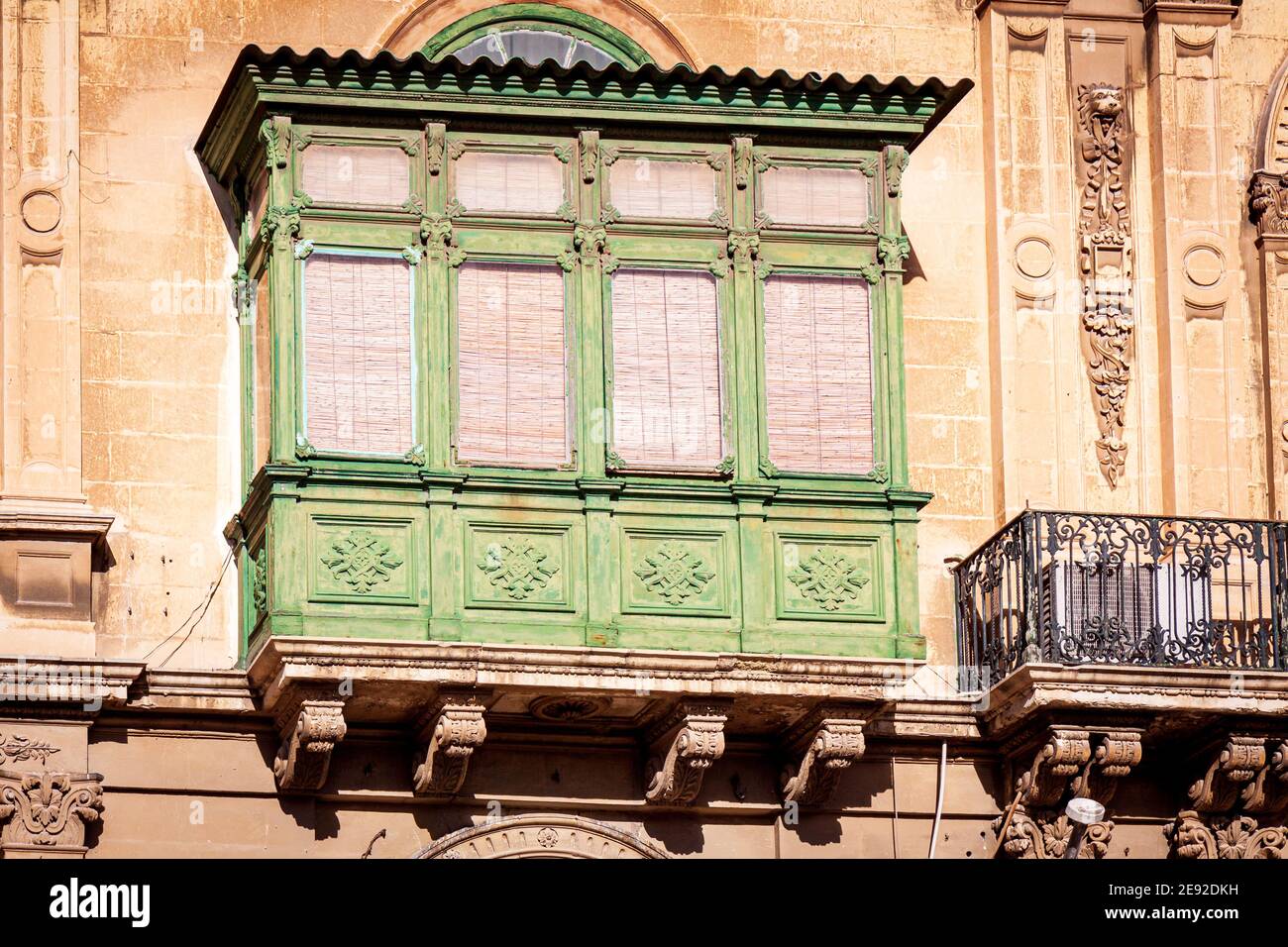 Maletesischer typischer Balkon in der Stadt valletta Stockfoto