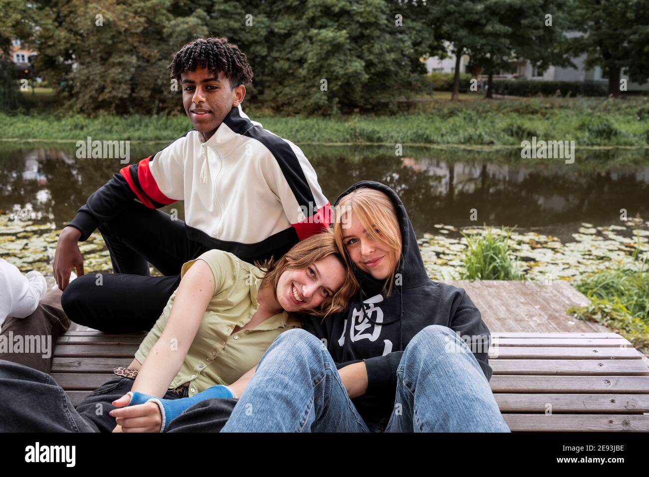 Teenager-Freunde entspannen zusammen Stockfoto