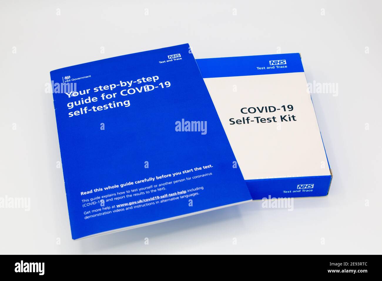 NHS Covid 19 Selbsttest-Kit und Bedienungsanleitung, großbritannien Stockfoto