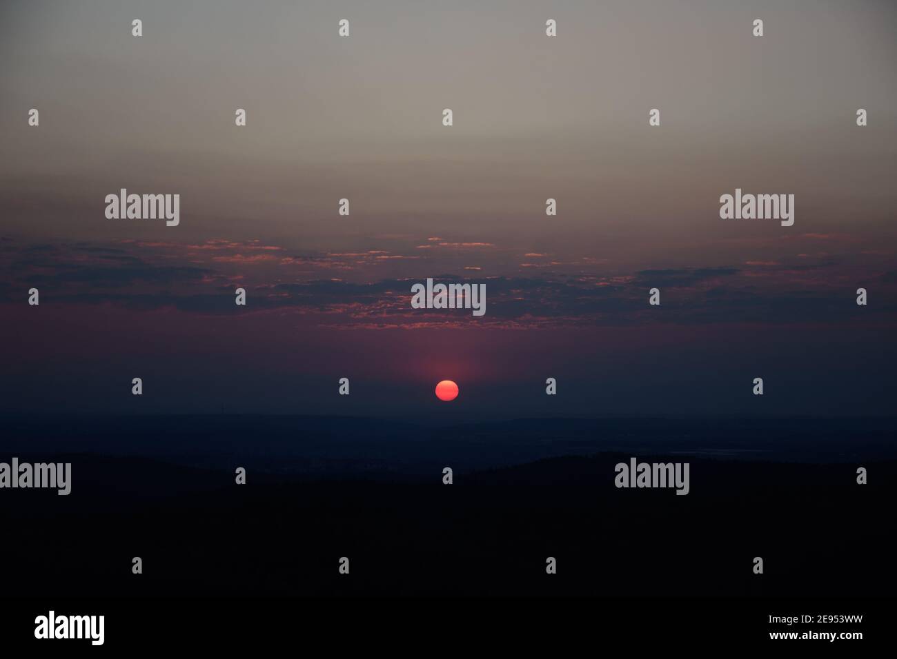 Sonnenuntergang auf der Schwäbischen Alb in Deutschland Stockfoto