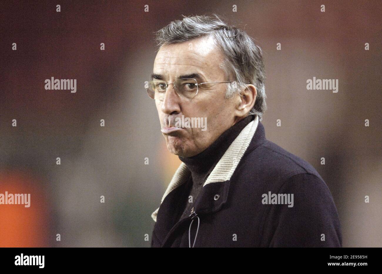 Pierre Blayeau, Präsident des Fußballvereins Paris-Saint-Germain vor dem Spiel des französischen Fußballspiels PSG gegen Sochaux im Parc des Princes in Paris, am 4. Januar 2006. Foto von Nicolas Gouhier/Cameleon/ABACAPRESS.COM Stockfoto