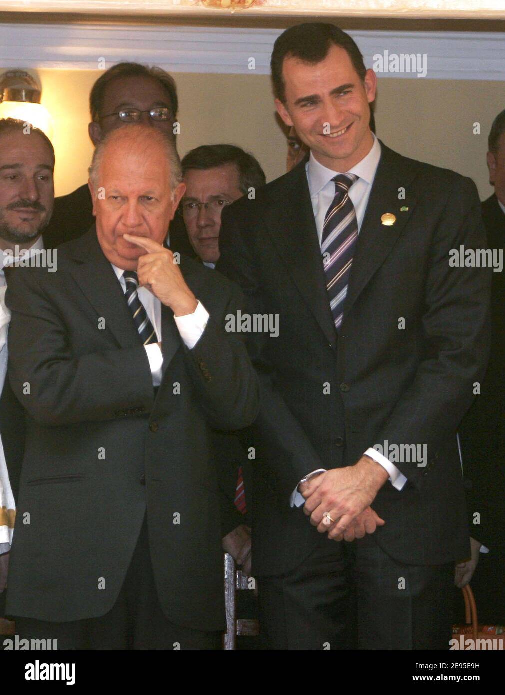 Ricardo Lagos, der Präsident Chiles, und der Prinz von Spanien, Felipe, nehmen am 22. Januar 2006 am Kongress in La Paz, Bolivien, an der Einweihungsfeier von Evo Morales als neuer Präsident Boliviens Teil. Poolfoto von Dado Galdieri/ABACAPRESS.COM Stockfoto