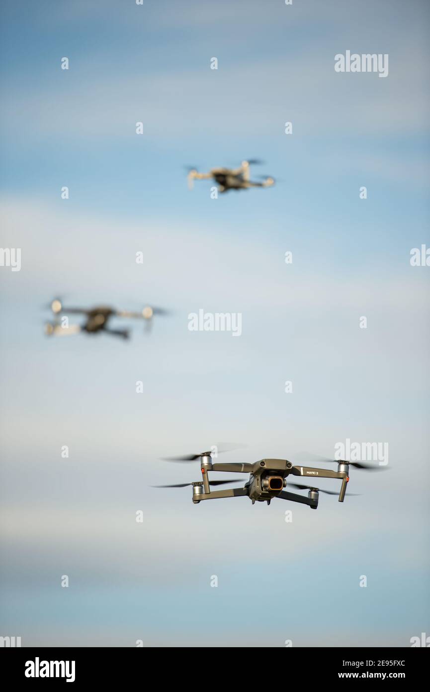 Chatelherault Country Park, Hamilton, Schottland, Großbritannien. 2019. Im Bild: Professionelle Drohnenpiloten fliegen Drohnen im Chatelherault Country Park. Quelle: Colin Fisher/Alamy Live News. Stockfoto