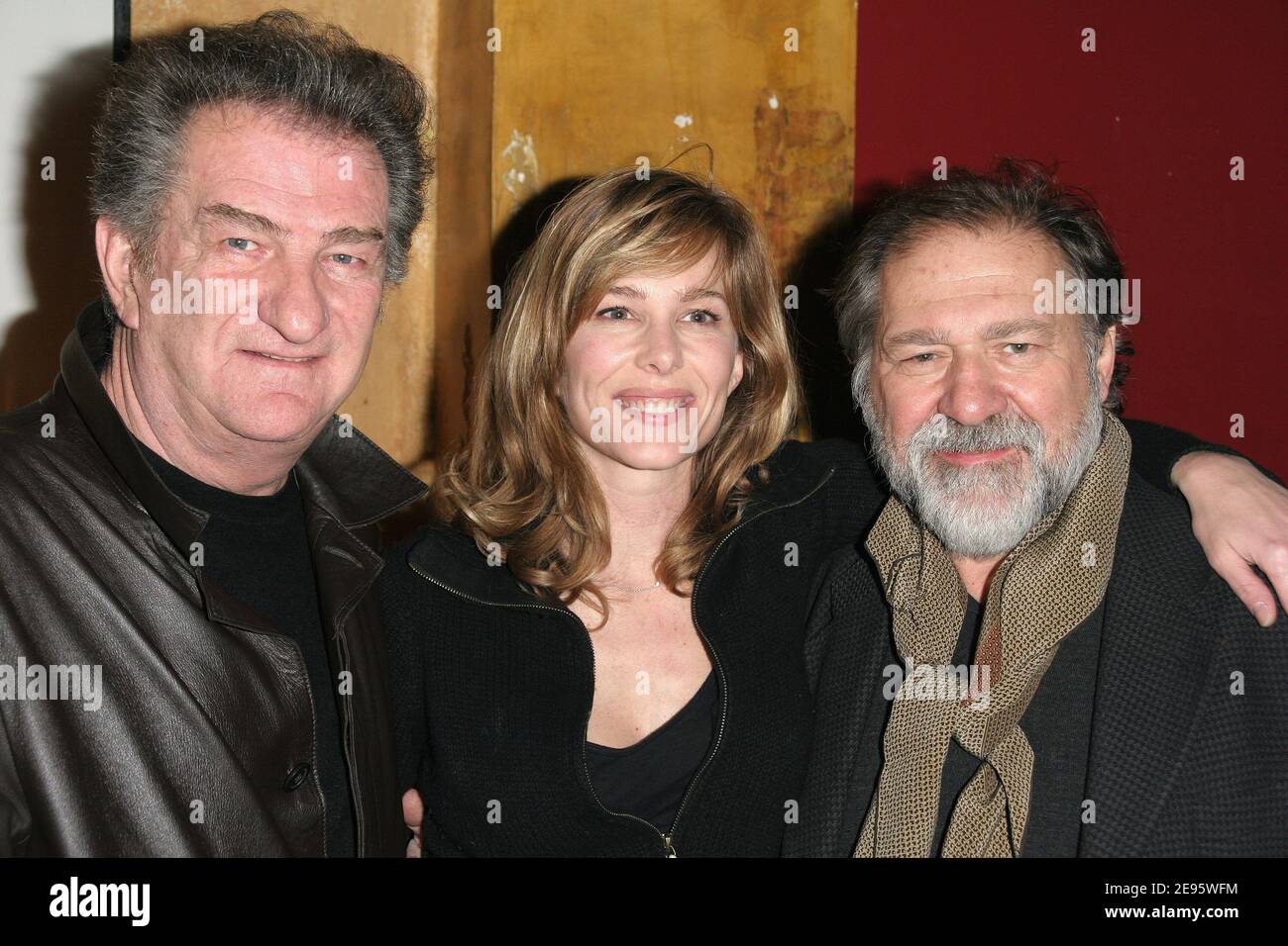 Der französische Sänger, der Schauspieler Eddy Mitchell, Pascale Arbillot und Pierre Santini besuchen die "UN Printemps a Paris" (EIN Frühling in Paris), die am 24. Februar 2006 im Kino "Cineates" in Paris, Frankreich, stattfand. Foto von Denis Guignebourg/ABACAPRESS.COM. Stockfoto