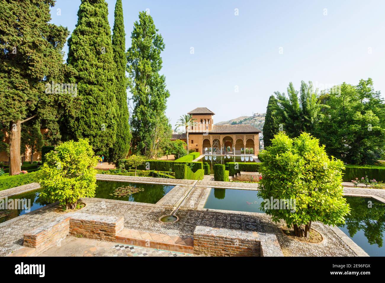 Gärten des Partal Palastes und des Turms der Damen, Alhambra y Generalife, Granada, Andalusien, Spanien Stockfoto