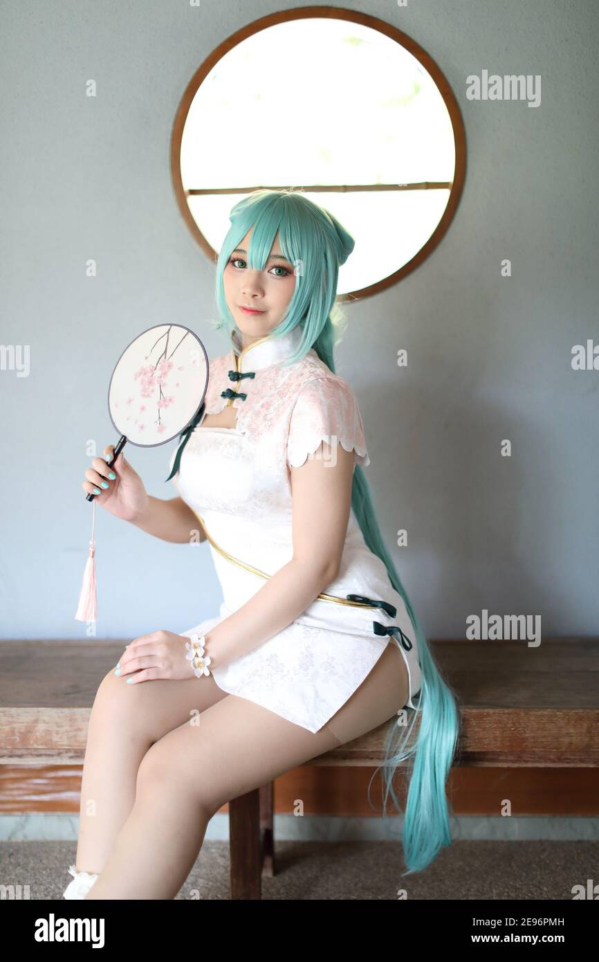 Japan Anime Cosplay Porträt eines Mädchens mit chinesischen Kleid