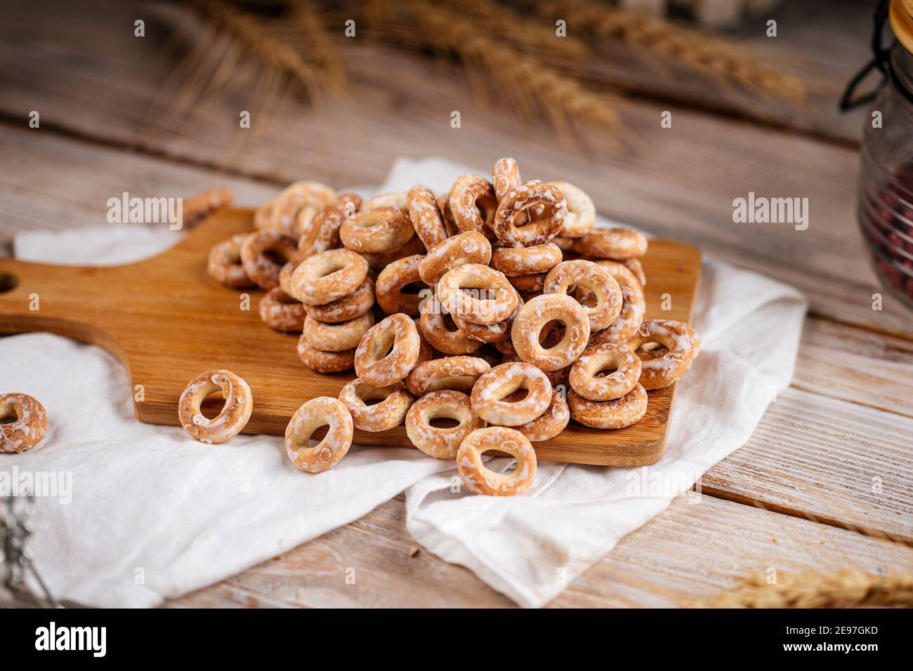 Stapel von russischen Bagel Brot Ringe mit Zucker Stockfoto