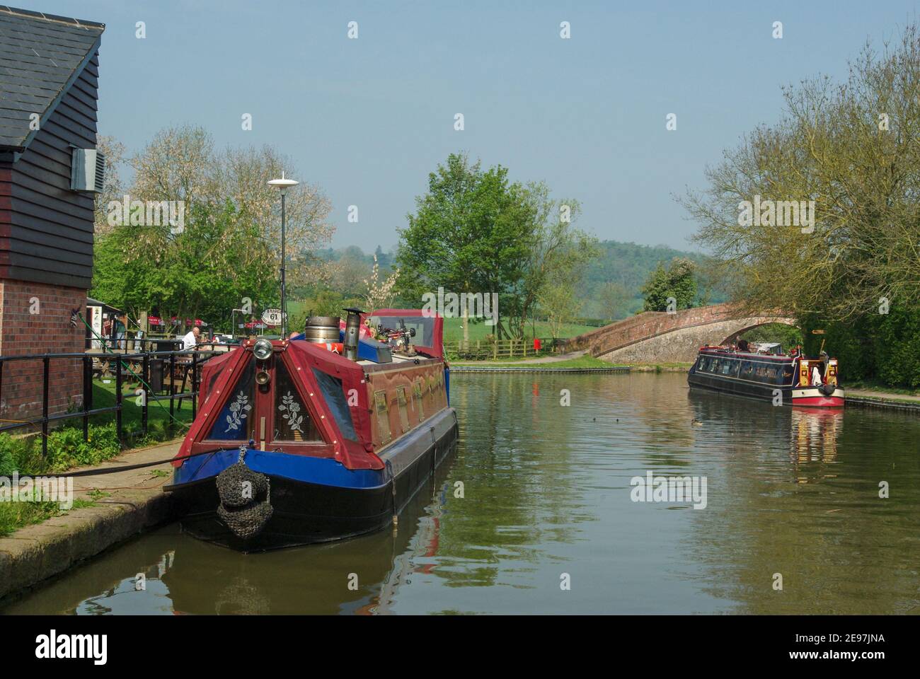 Foxton Schleusen auf dem Grand Union Kanal, Foxton, Leicestershire, Großbritannien; festgemacht Narrowboats Stockfoto