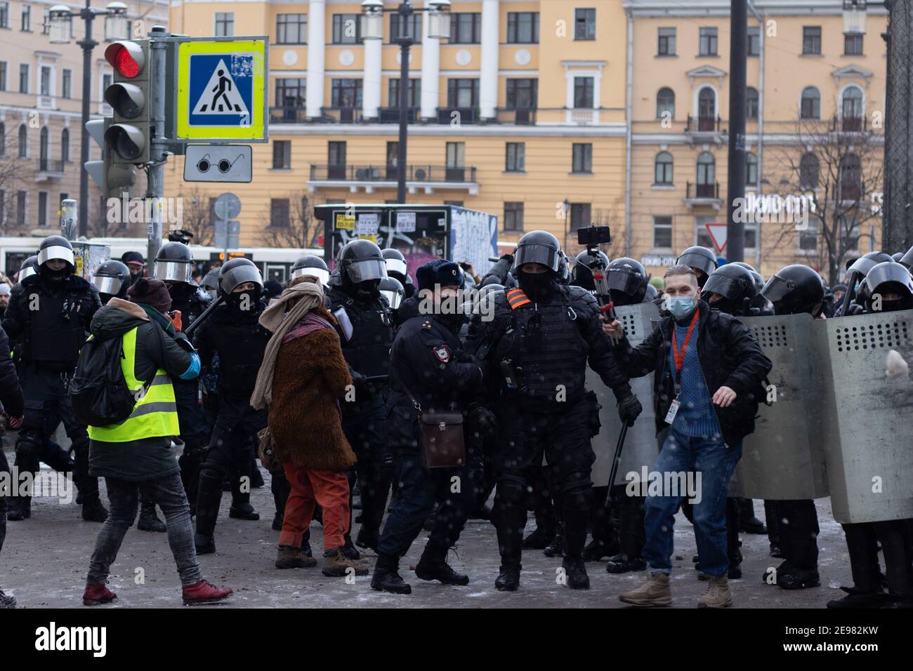 Sankt Petersburg, Russland - 31. Januar 2021: Russland protestiert gegen Putin-Regierung, illustrative Editorial. Stockfoto