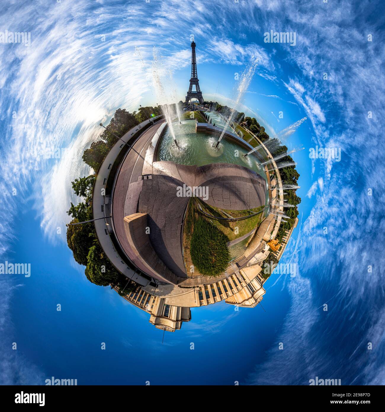 Panoramasicht auf den Eiffelturm in Paris, Frankreich Stockfoto