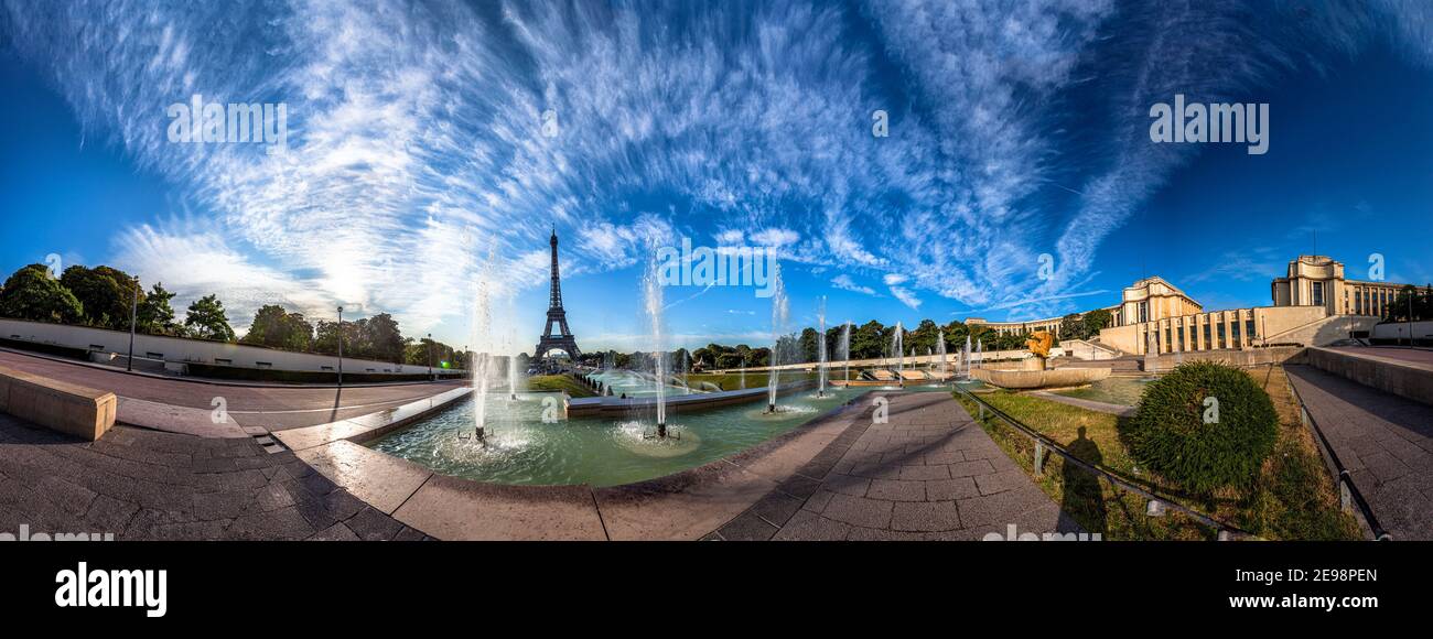 Panoramasicht auf den Eiffelturm in Paris, Frankreich Stockfoto