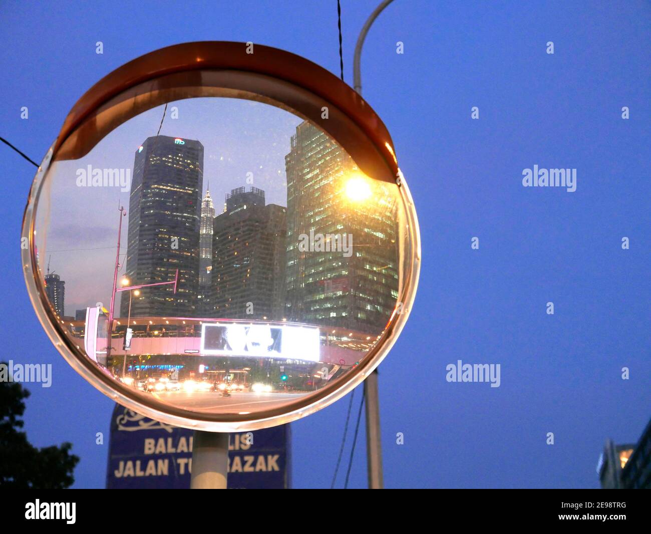 Spiegelreflexion Kuala Lumpur Malaysia Stockfoto