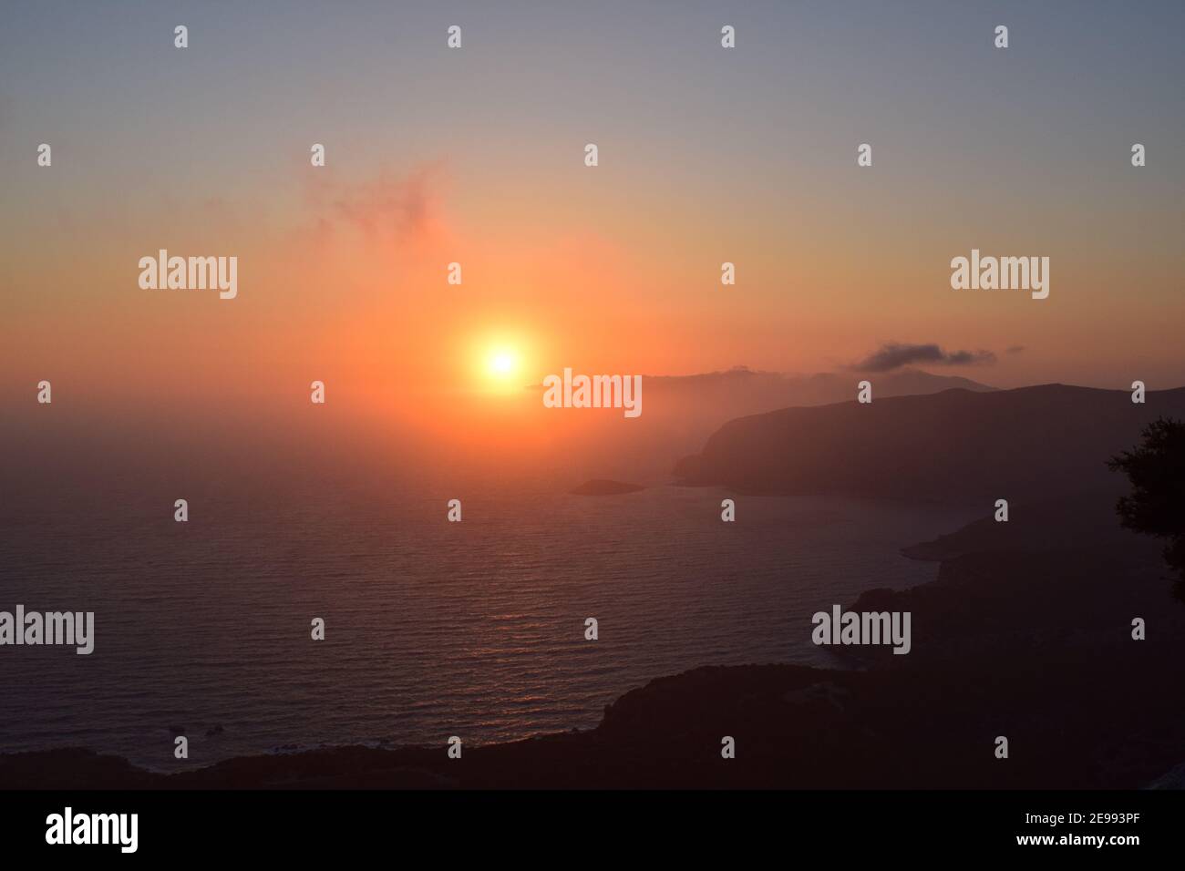 Wunderschöner Sonnenuntergang auf Rhodos, Griechenland Stockfoto