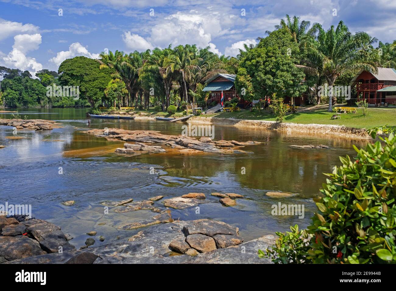 Menimi Eco Resort entlang des Suriname Flusses in der Nähe von Aurora, Sipaliwini District, Suriname / Surinam Stockfoto