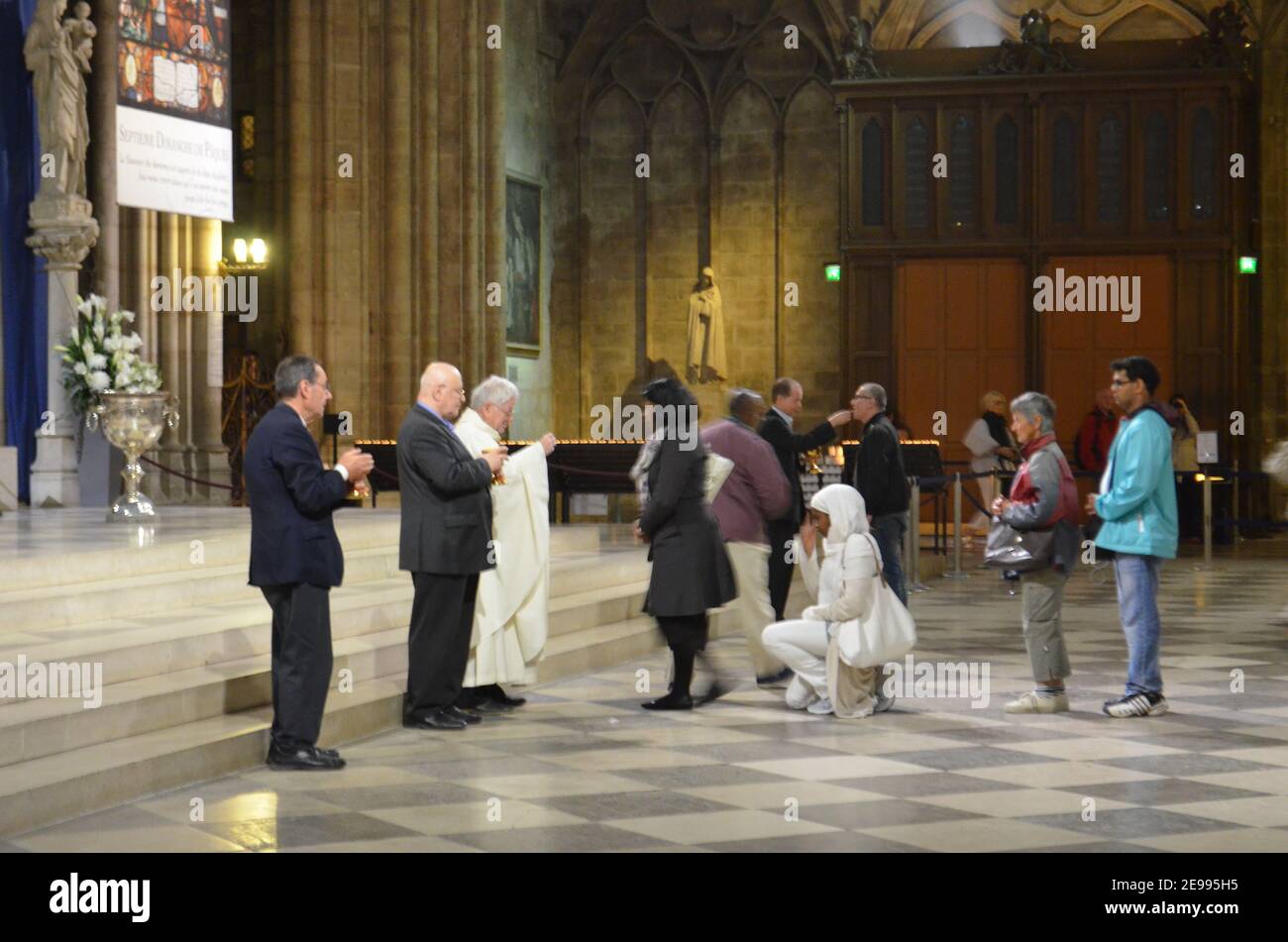 Vor dem Brand, Innenraum der Kathedrale Notre Dame, Paris, Frankreich Stockfoto