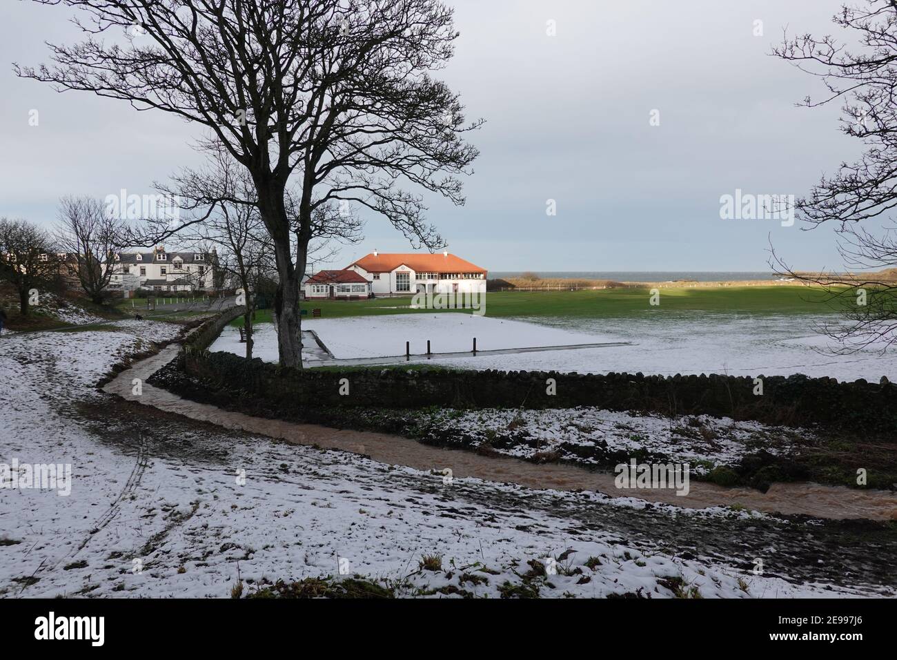 Glen Golfplatz im Winter mit Schnee. Kurs geschlossen. Am Fuße des Glen. Stockfoto