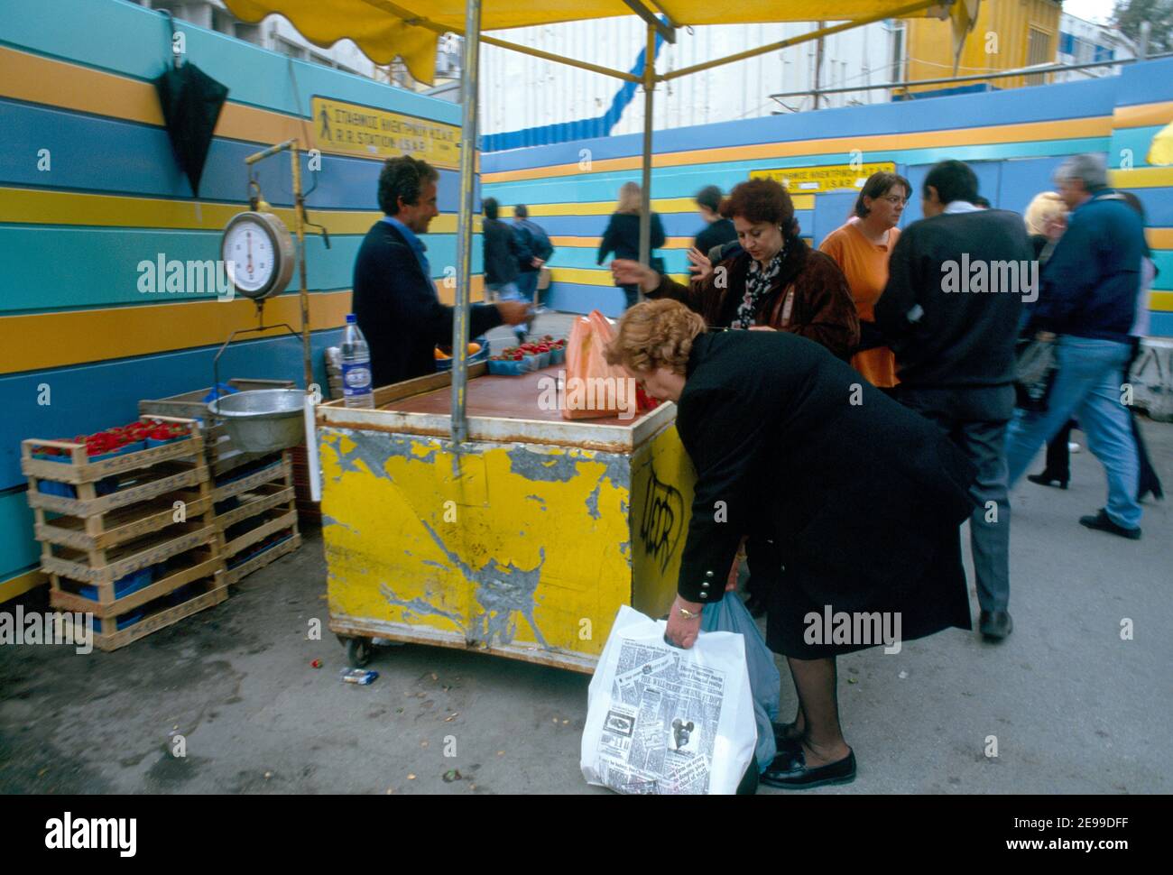 Athen Griechenland Monastiraki Stall Erdbeeren Verkaufen Griechen Einkaufen Stockfoto