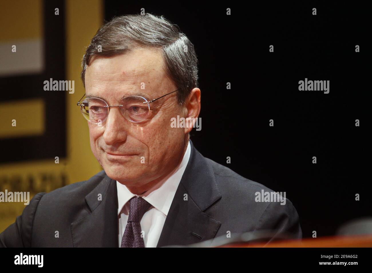 Mario Draghi, Präsident der Europäischen Zentralbank, spricht auf einer Pressekonferenz. Rom, Italien - April 2018 Stockfoto