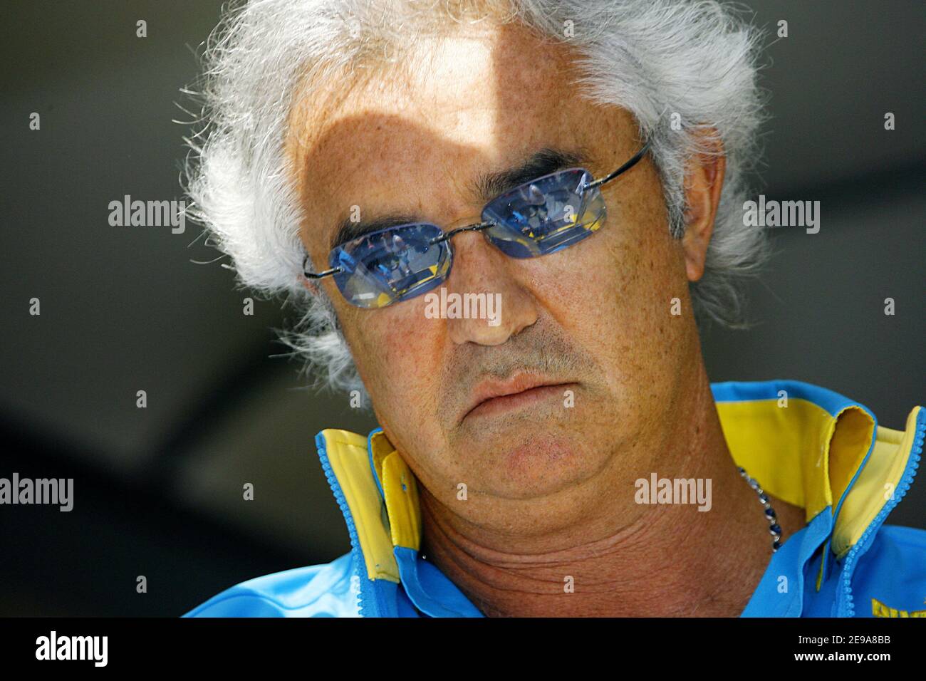 Der Italiener Flavio Briatore, Chef-Manager des Renault F1 Teams am Fahrerlager des Grand Prix von Spanien auf der Rennstrecke Circuit de Catalunya in Montmelo bei Barcelona, Spanien, am 14. Mai 2006. Foto von Patrick Bernard/Cameleon/ABACAPRESS.COM Stockfoto