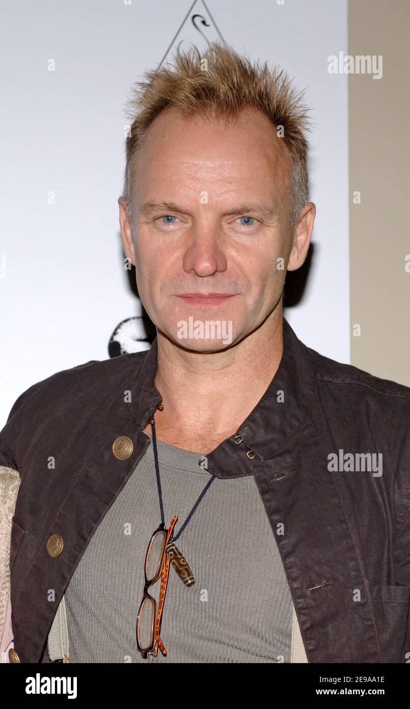 Sting nimmt an der Eröffnungsparty der New Jivamukti Yoga School in New York, NY, USA, am 17. Mai 2006 Teil. Foto von Nicolas Khayat/ABACAPRESS.COM Stockfoto