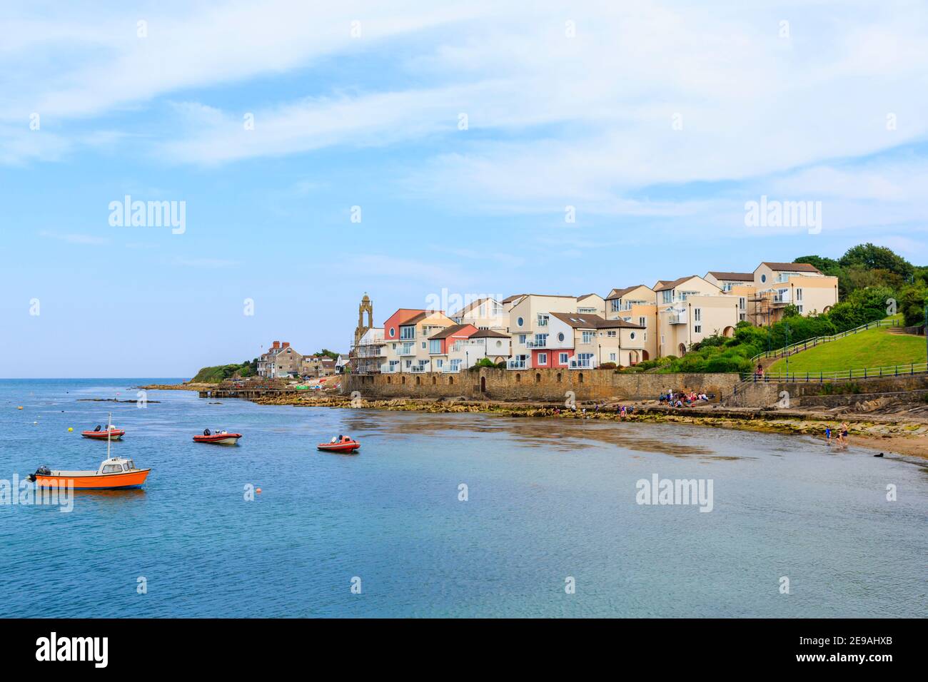 Blick entlang der Küste in Richtung Peveril Point auf dem South-West Coast Path von Swanage, Isle of Purbeck an der Jurassic Coast, Dorset Stockfoto