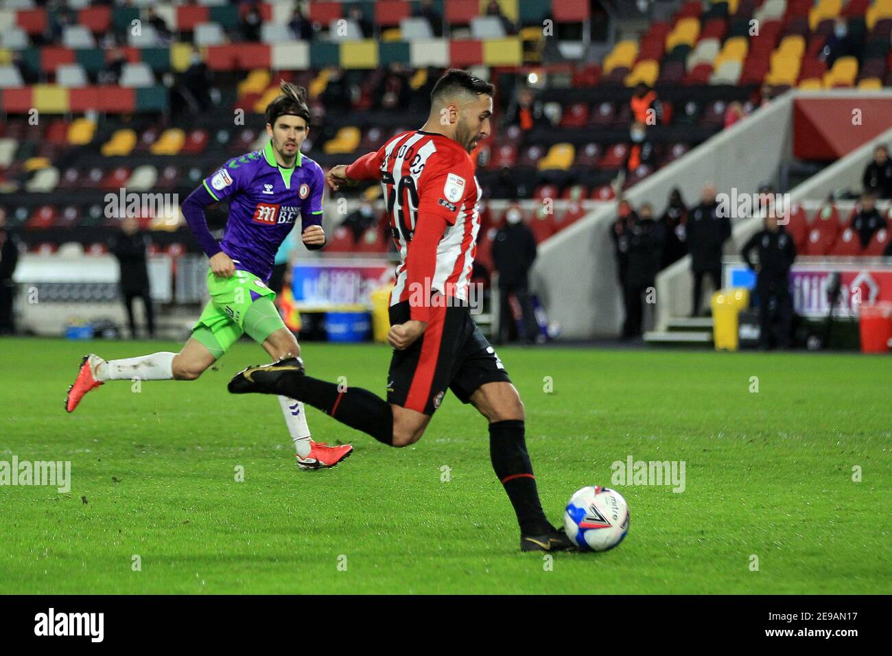 London, Großbritannien. Februar 2021, 3rd. London, Großbritannien. Februar 2021, 03rd. Saman Ghoddos von Brentford in Aktion. EFL Skybet Championship Match, Brentford gegen Bristol City im Brentford Community Stadium, Brentford in London am Mittwoch, 3rd. Februar 2021. Dieses Bild darf nur für redaktionelle Zwecke verwendet werden. Nur redaktionelle Verwendung, Lizenz für kommerzielle Nutzung erforderlich. Keine Verwendung in Wetten, Spiele oder ein einzelner Club / Liga / Spieler Publikationen. PIC von Steffan Bowen / Andrew Orchard Sport Fotografie / Alamy Live News Kredit: Andrew Orchard Sport Fotografie / Alamy Live News Stockfoto