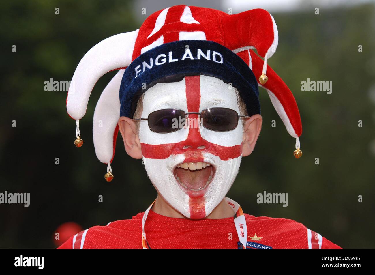 Ein Englands Fan, der vor dem Weltcup 2006, Gruppe B, England gegen Trinidad und Tobago Spiel in Nürnberg, Deutschland am 15. Juni 2006 abgebildet wurde. Foto von Gouhier-Hahn-Orban/Cameleon/ABACAPRESS.COM Stockfoto