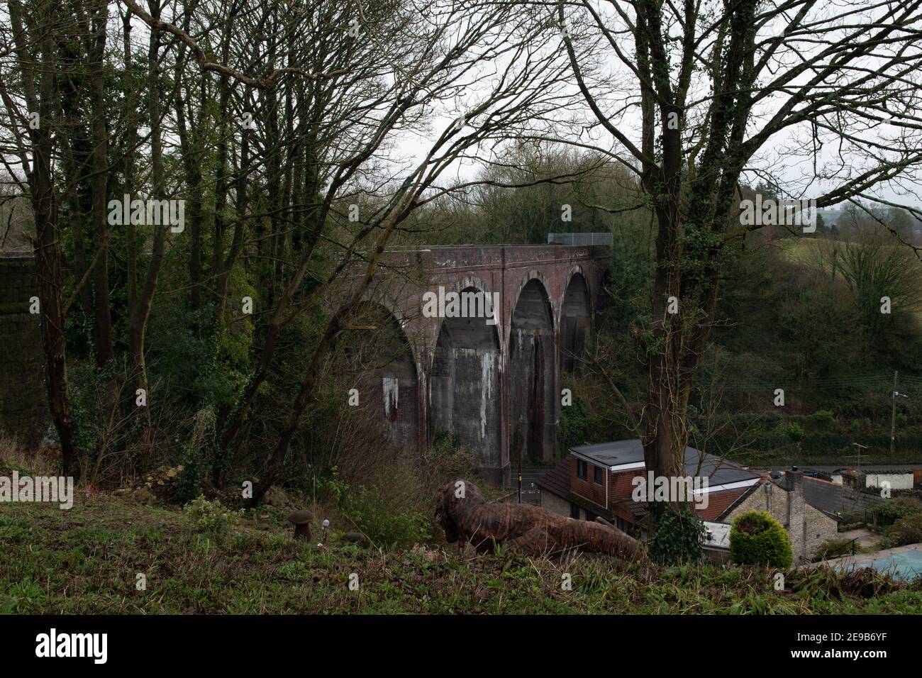 Ein Viadukt auf der verlassenen Somerset- und Dorset-Eisenbahn in Shepton Mallet, Somerset, Großbritannien Stockfoto