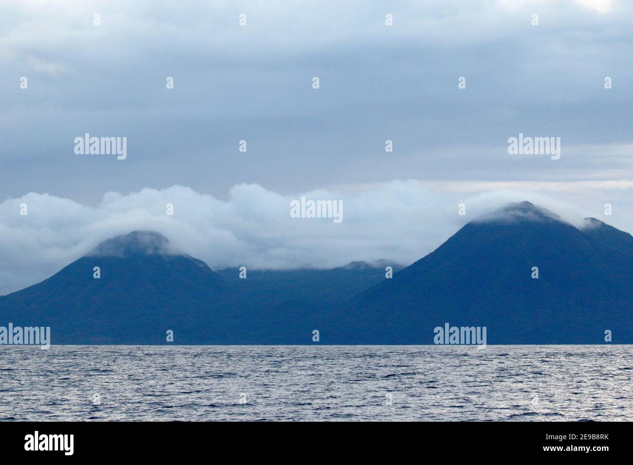 Banks Islands, vulkanische Kegel mit Wolken, Nord Vanuatu, Pazifischer Ozean 7th Jan 2017 Stockfoto