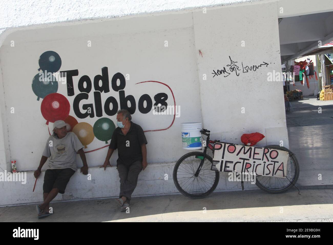 Cancun Mexiko Februar 2021 3rd Int Geschaft Auf Dem Sm 23 Markt In Cancun 3 Februar 2021 Cancun Mexiko Auf Dem Sm 23 Markt In Cancun Ist Viel Los Menschen Verkaufen Und