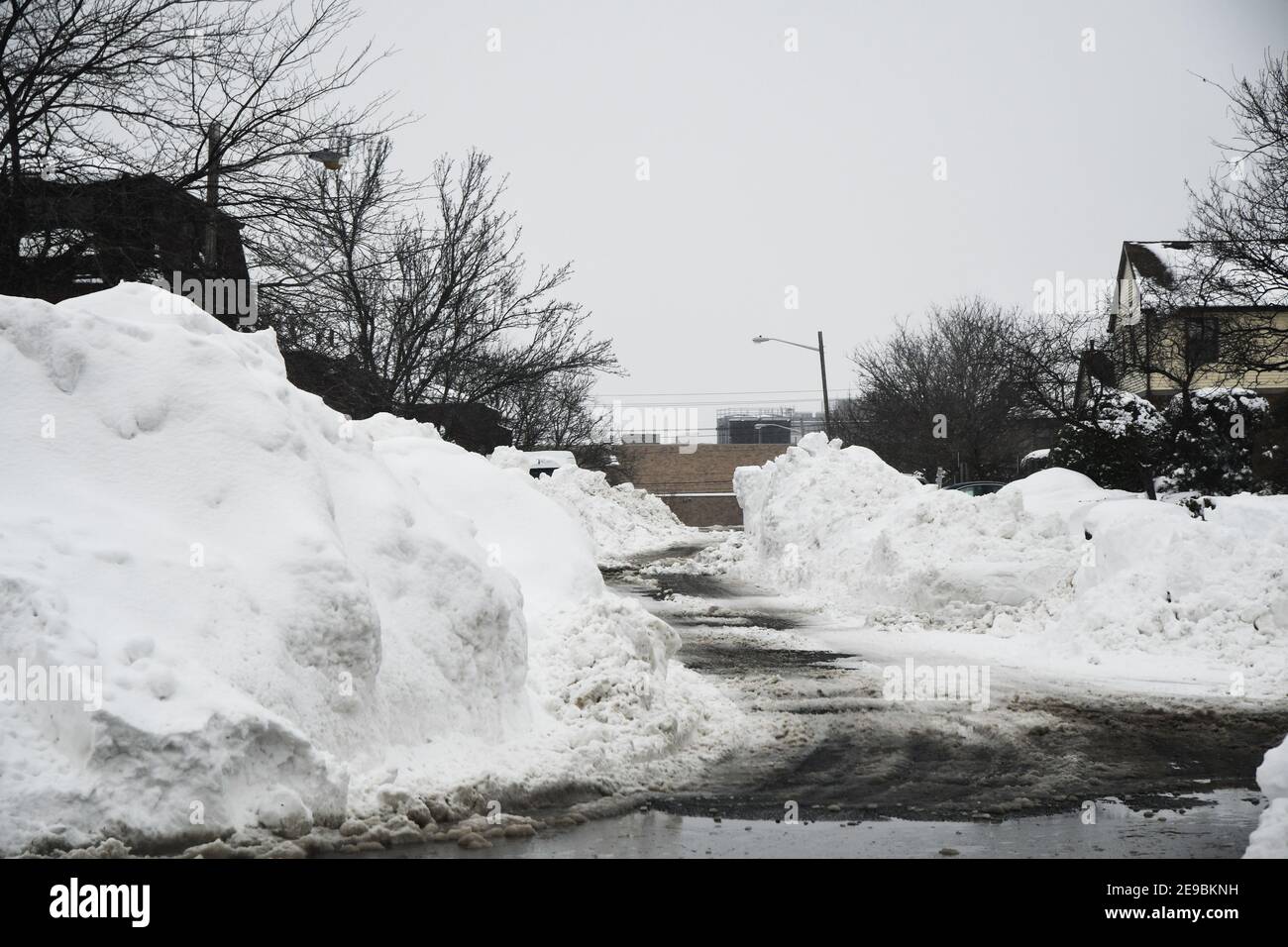 SNOWPOCALYPSE JETZT: Der Wintersturm Orlena bringt schweren Schnee und tropische Winde in das Zentrum von New Jersey, den größten Schneesturm seit 25 Jahren. Stockfoto