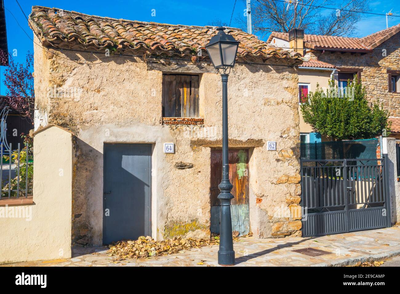 Winziges Haus. Aoslos, Provinz Madrid, Spanien. Stockfoto